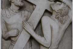 2. Station: Jesus nimmt das Kreuz auf seine Schultern