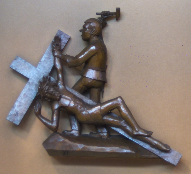 11. Station: Jesus wird an das Kreuz genagelt