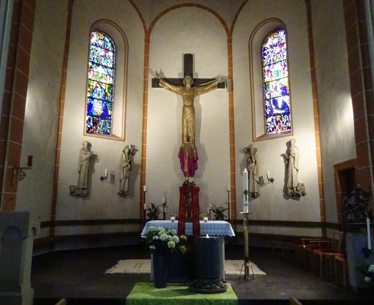 Altarraum der Brebacher Kirche