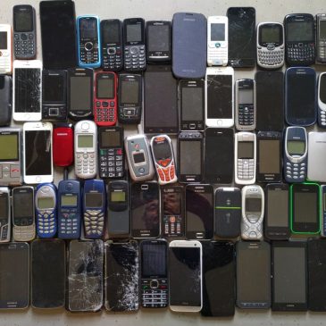 74 alte Handys werden recycelt