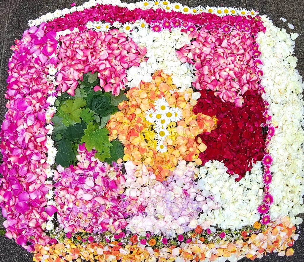 Blumenteppich an Fronleichnam, Motiv Puzzle